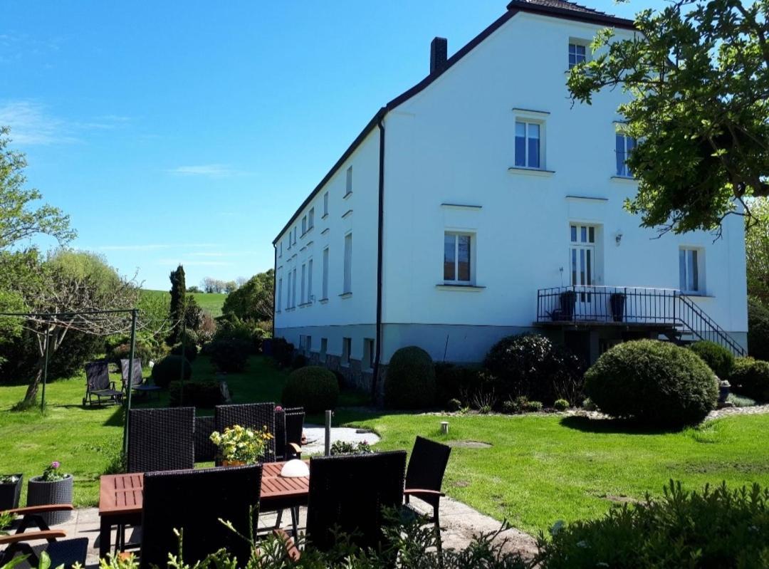 Altes Bauernhaus Im Gruenen Steffenshagen ภายนอก รูปภาพ